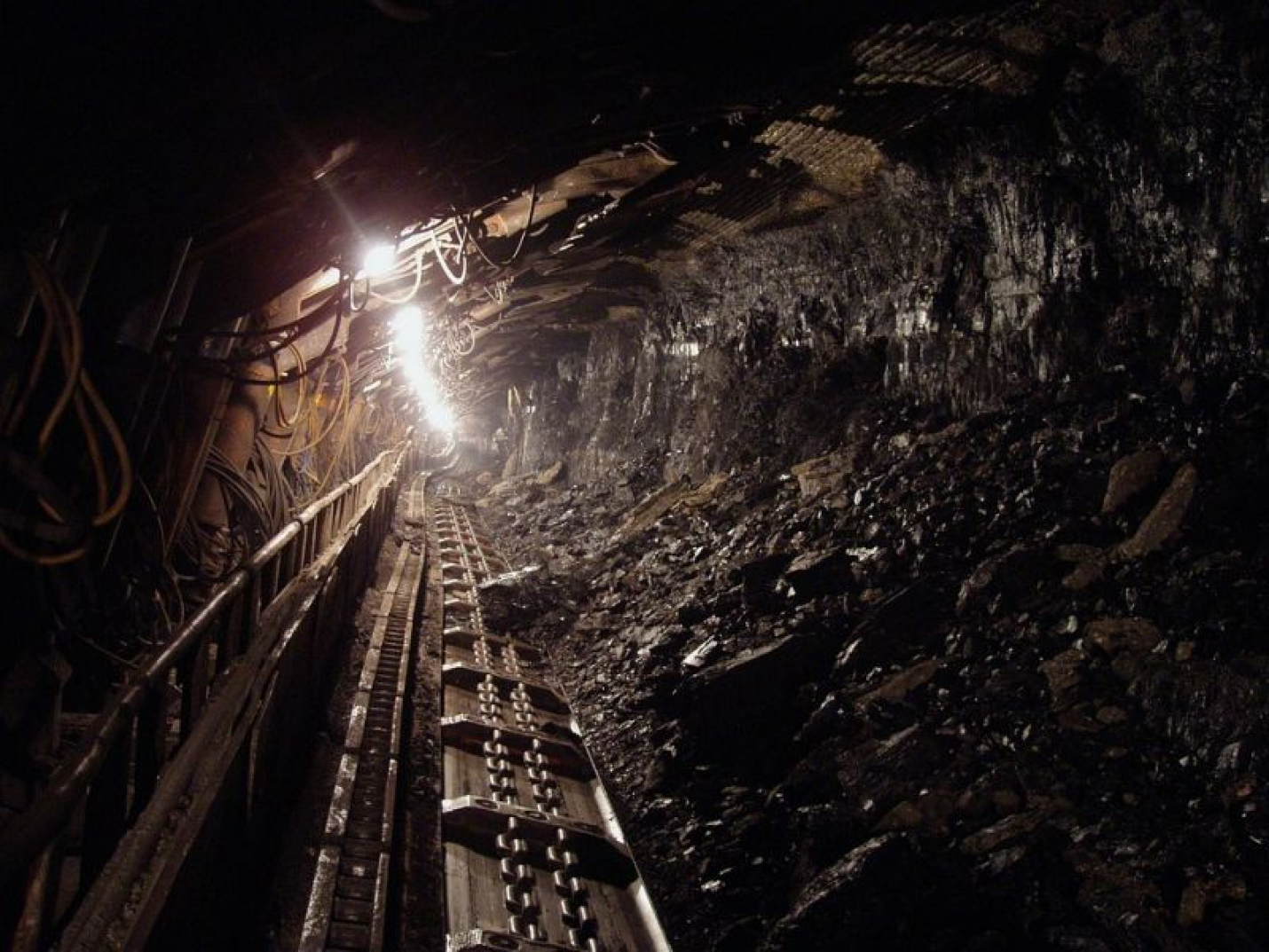 Обрушение породы произошло в шахте в Кемеровской области